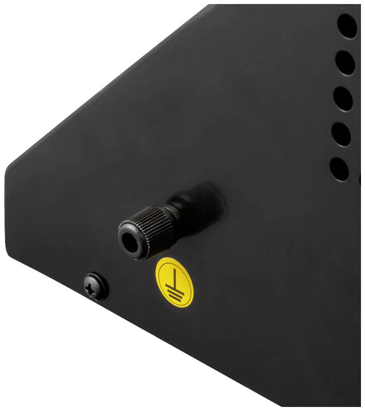 'Nahaufnahme eines schwarzen Geräts mit Erdungsanschluss. Ein gelbes Symbol zeigt die Erdung an.'