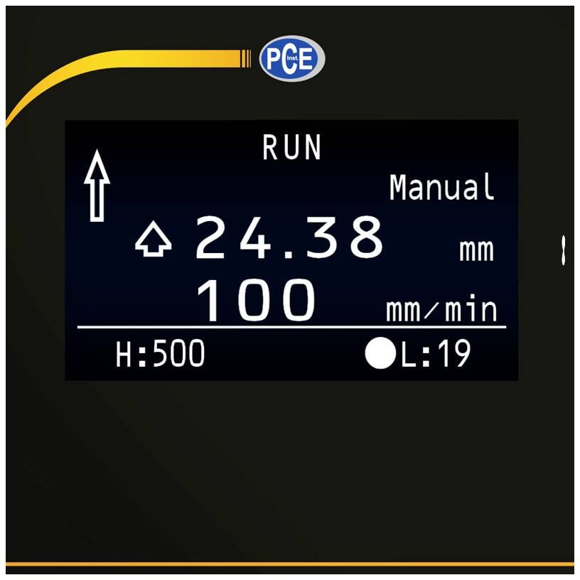 Display eines Messgeräts zeigt 'RUN', Wert von '24,38 mm', '100 mm/min', Handbetrieb, Gesamthöhe '500 mm', Länge '19'.