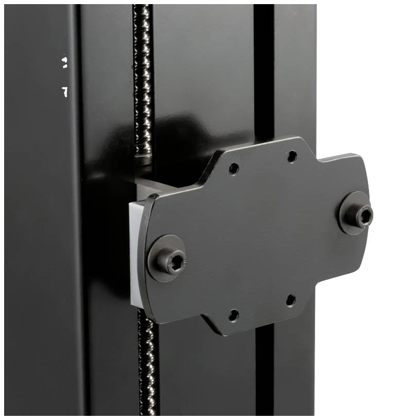 Nahaufnahme eines schwarzen Metallmechanismus mit Schrauben. Dient vermutlich zur Befestigung oder für mechanische Bewegungssteuerung.