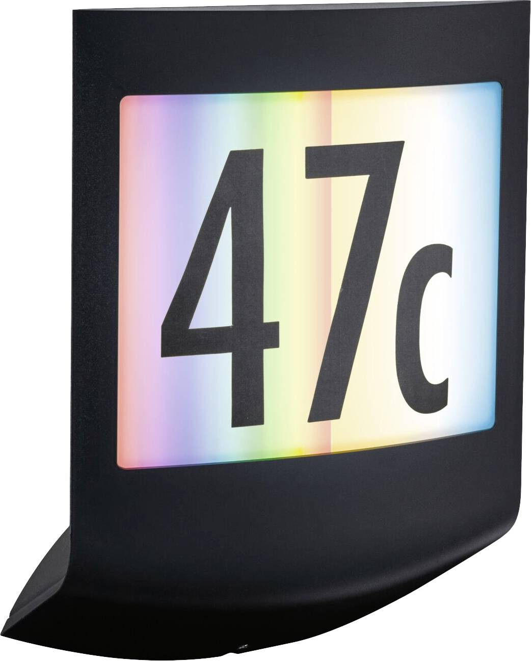 Schwarzes, gebogenes Schild mit der Aufschrift '47c', beleuchtet in Regenbogenfarben.