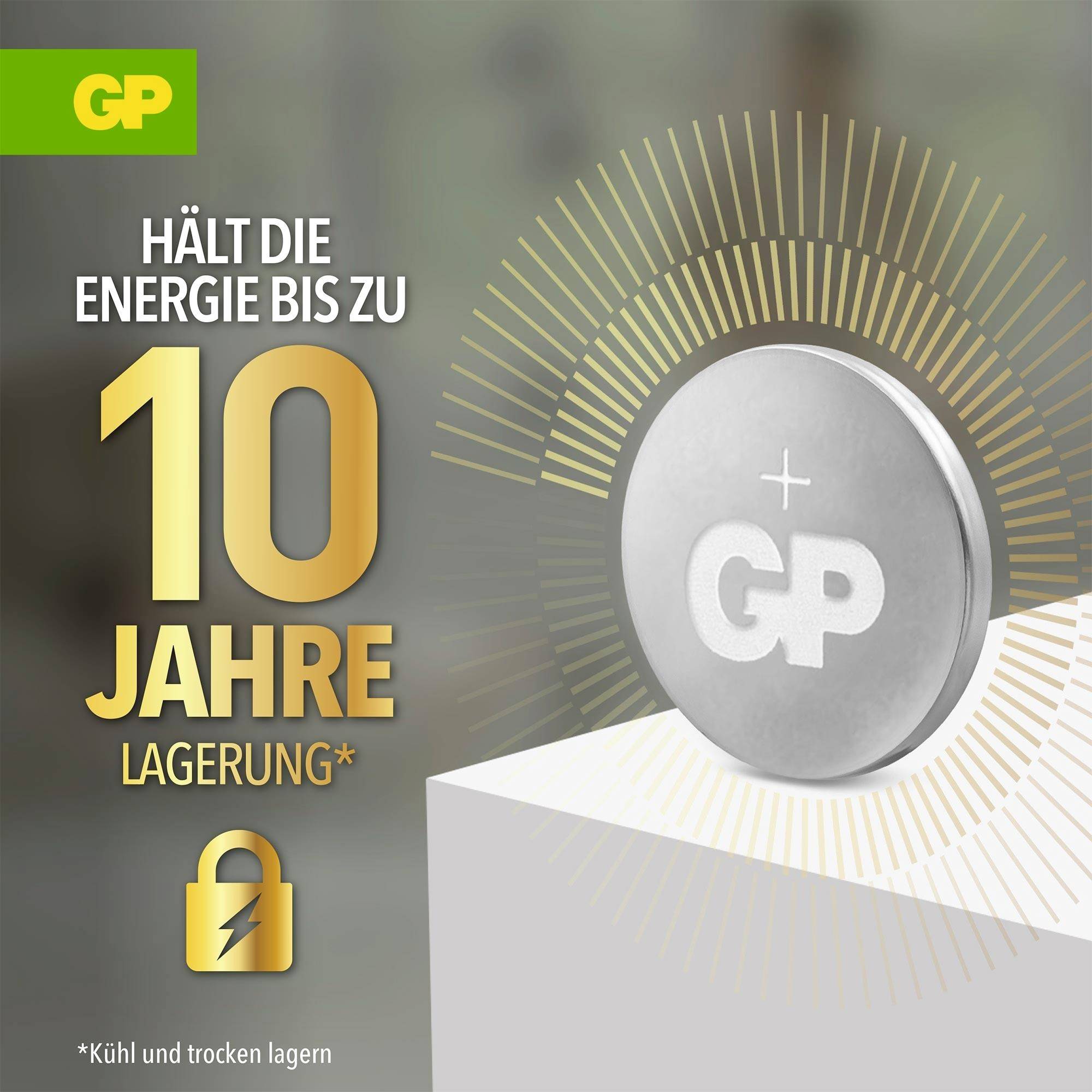 Werbegrafik für GP-Batterien: 'Hält die Energie bis zu 10 Jahre Lagerung*', gezeigt mit Batterie und Schloss-Symbol; Hinweis: 'Kühl und trocken lagern'.