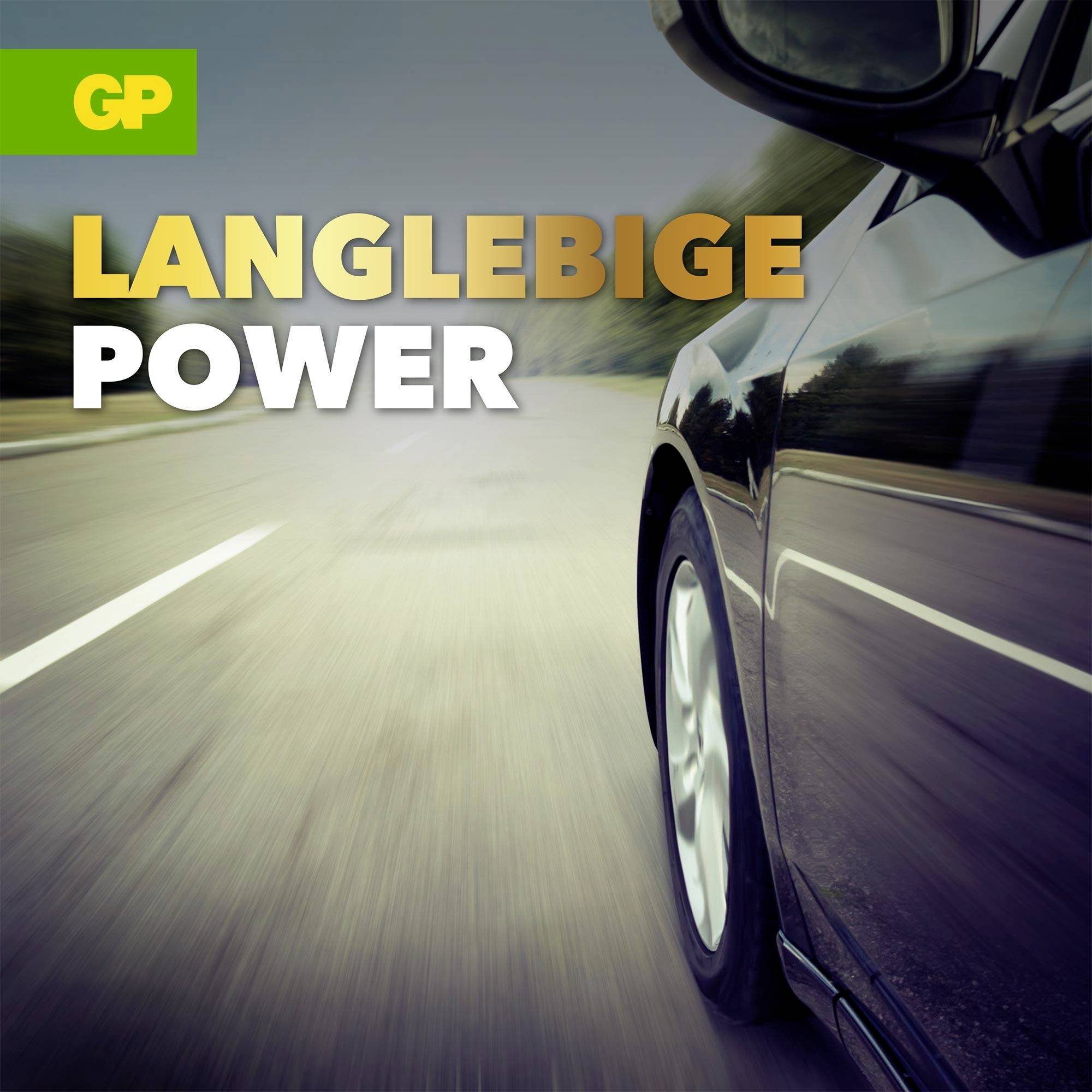 Werbung für GP mit dem Text 'LANGLEBIGE POWER'; ein Auto fährt schnell auf der Straße, Fokus auf Rad und Karosserie.