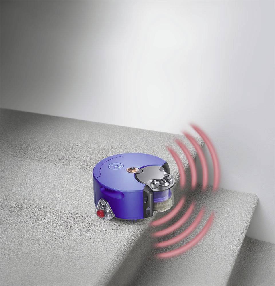 Ein blauer Saugroboter erkennt Stufen mit roten Sensorwellen, um Stürze zu vermeiden. Gerät zeigt modernes Technologie-Design.