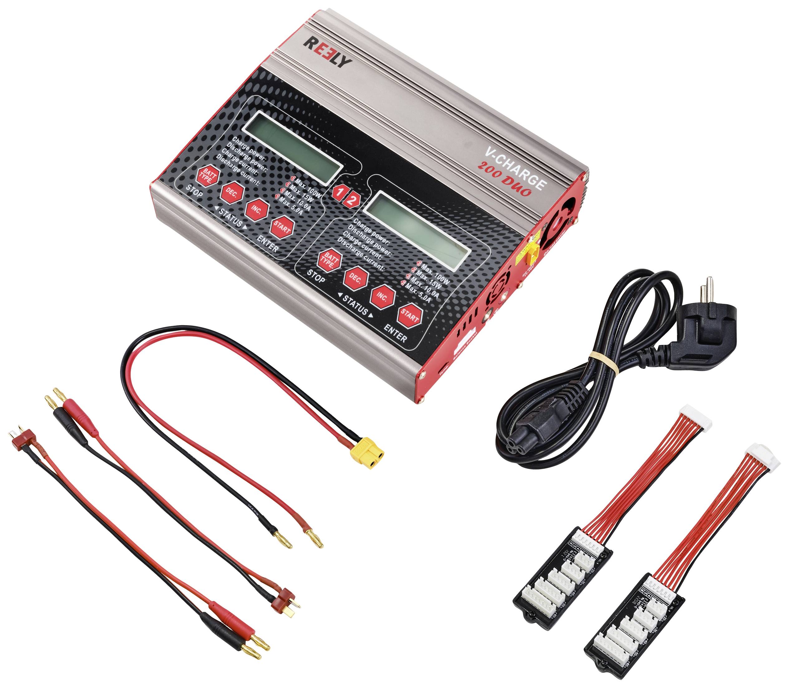 Ladegerät mit zwei digitalen Anzeigen, mehreren Kabeln und Steckern. Enthält Netzkabel und Adapter für verschiedene Anschlüsse.