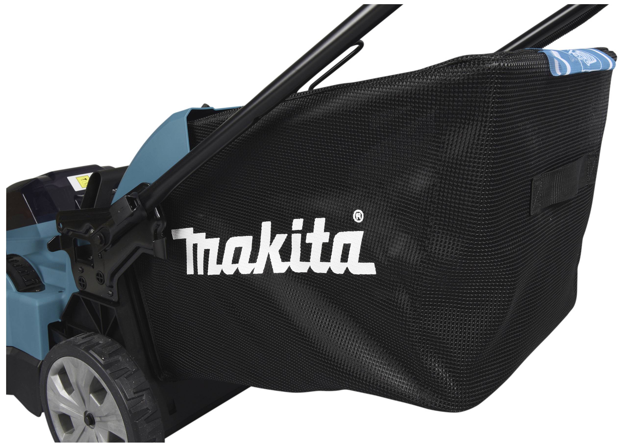 Rasenmäher mit schwarzem Auffangkorb, auf dem das weiße Logo 'Makita' aufgedruckt ist. Vorderteil des Rasenmähers sichtbar.
