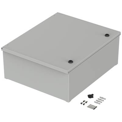 Ein graues Metallgehäuse mit Schrauben und Dübeln liegt auf einem weißen Hintergrund. Gehäuse zum Schutz elektrischer Geräte.