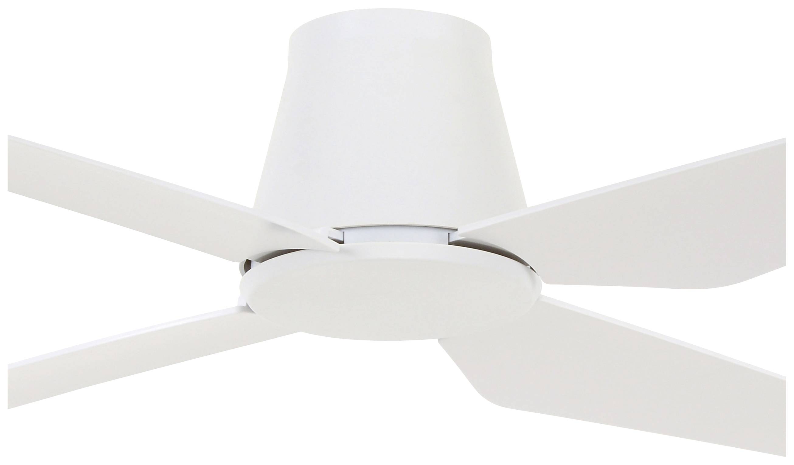 Deckenventilator in modernem Design mit vier weißen Flügeln und runder, zentraler Einheit. Ideal für Wohn- oder Büroräume.
