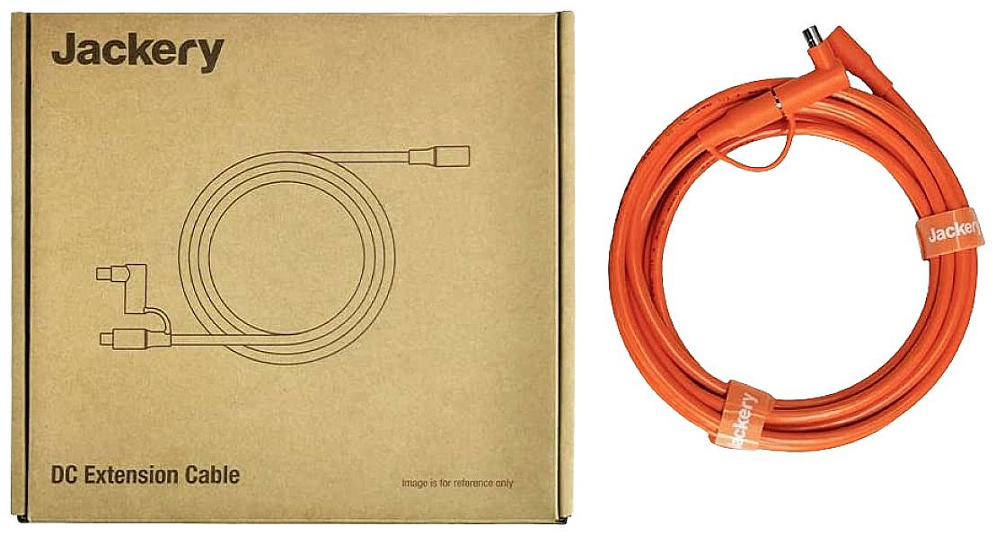 Braunes Paket mit der Aufschrift 'Jackery DC Extension Cable' neben einem langen, zusammengerollten orangefarbenen Verlängerungskabel.