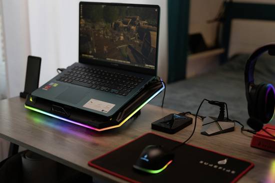Laptop-Kühlung mit RGB-Beleuchtung