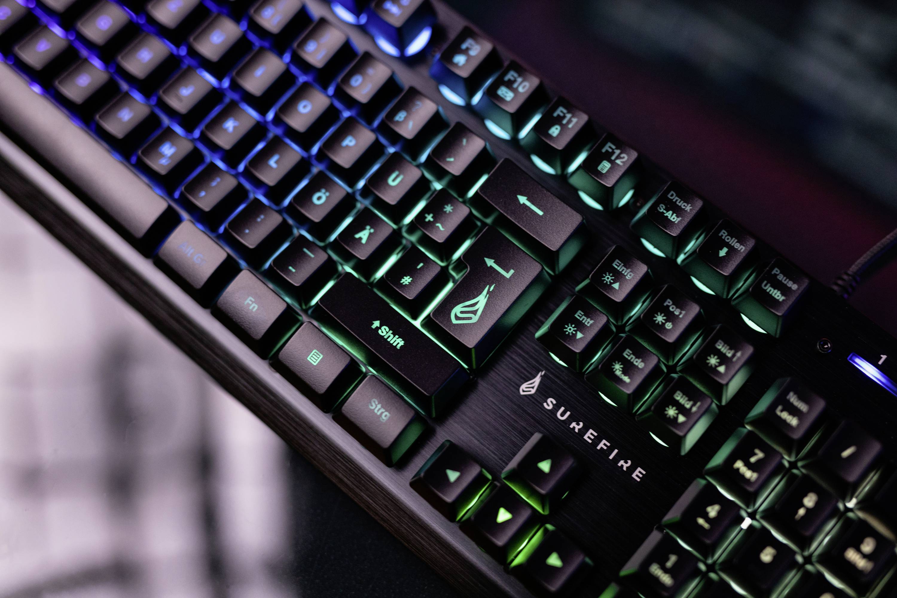 Surefire Gaming KingPin X2 Kabelgebunden, USB Gaming-Tastatur Französisch, AZERTY Schwarz Beleuchtet, Multimediatasten Surefire Gaming KingPin X2 Kabelgebunden, USB Gaming-Tastatur Französisch, AZERTY Schwarz Beleuchtet, Multimediatasten
