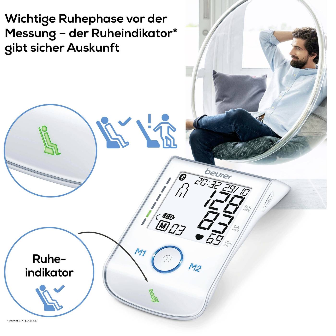 'Mann sitzt entspannt auf Couch. Darstellung eines Blutdruckmessgeräts mit Erklärung des Ruheindikators. Wichtig für genaue Messung.'