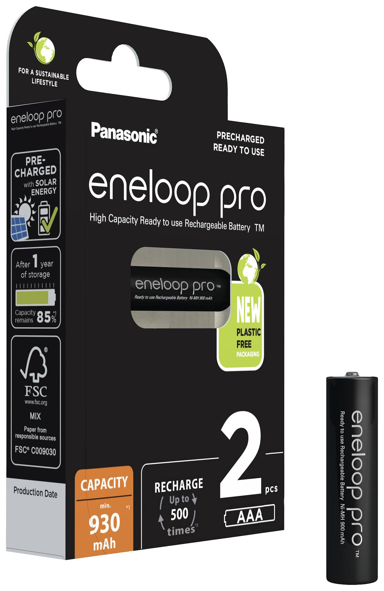 Schwarze Panasonic eneloop pro AAA-Batterie und Verpackung mit Aufschrift 'Capacity 930 mAh, Recharge up to 500 times'. Verpackung zeigt Nachhaltigkeitssymbole.