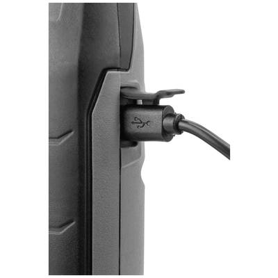 Ein USB-Kabel ist seitlich an ein schwarzes elektronisches Gerät angeschlossen.