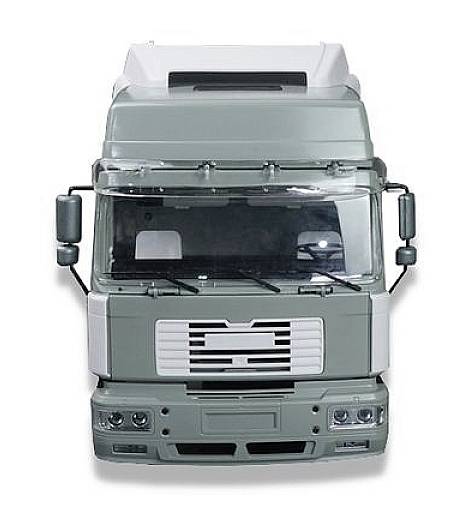 Ein grüner Lastwagen von vorne, mit markanten Spiegeln und modernem Design, auf weißem Hintergrund.
