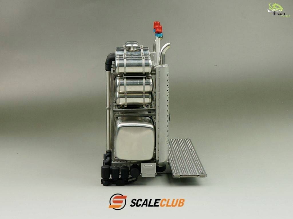 Seitliche Ansicht eines silbernen Modell-Kraftstofftanks mit Zubehör. Logo 'ScaleClub' unten.