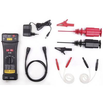Multimeter-Zubehör auf weißem Hintergrund, einschließlich Kabel, Klemmen und Adapter zur Messung elektrischer Werte.
