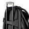 Schwarzer Trolley-Rucksack mit ausziehbarem Griff und Schultergurten.
