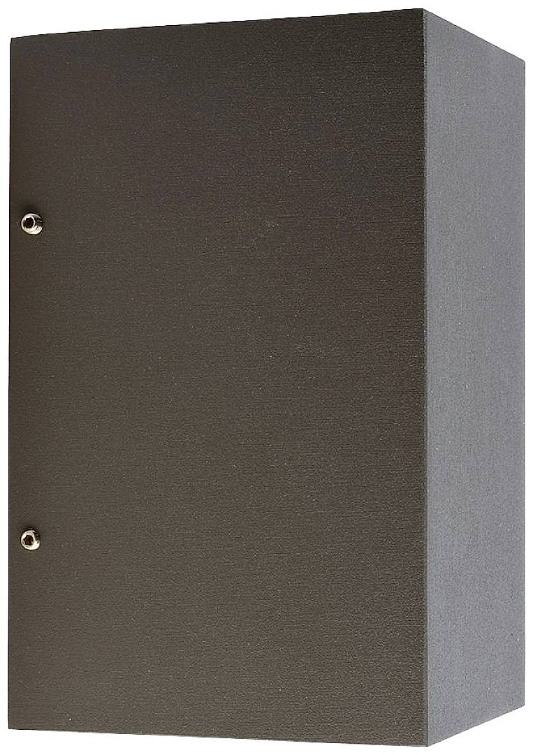 Ein rechteckiger, schwarzer Metallkasten mit zwei hervorstehenden Schrauben auf der linken Seite, vermutlich ein Verteilerkasten.