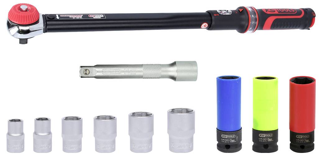 Drehmomentschlüssel-Set mit verschiedenen Stecknüssen, Verlängerung und farbigen Stecknüssen, für präzises Anziehen von Schrauben.
