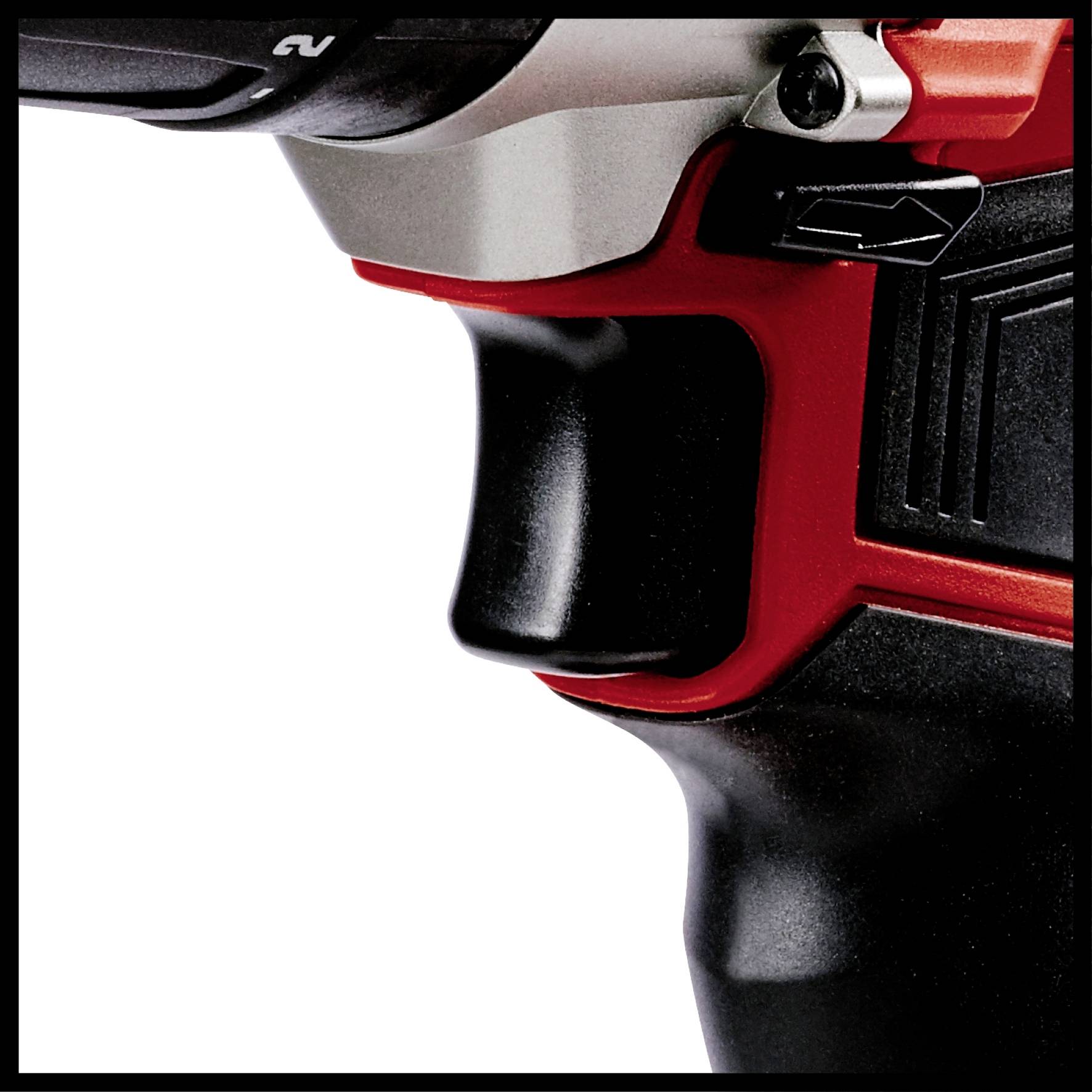 'Akkuschrauber mit rotem Griff, teils sichtbar, Detailaufnahme des Griffbereichs und eines Teils des Gehäuses.'