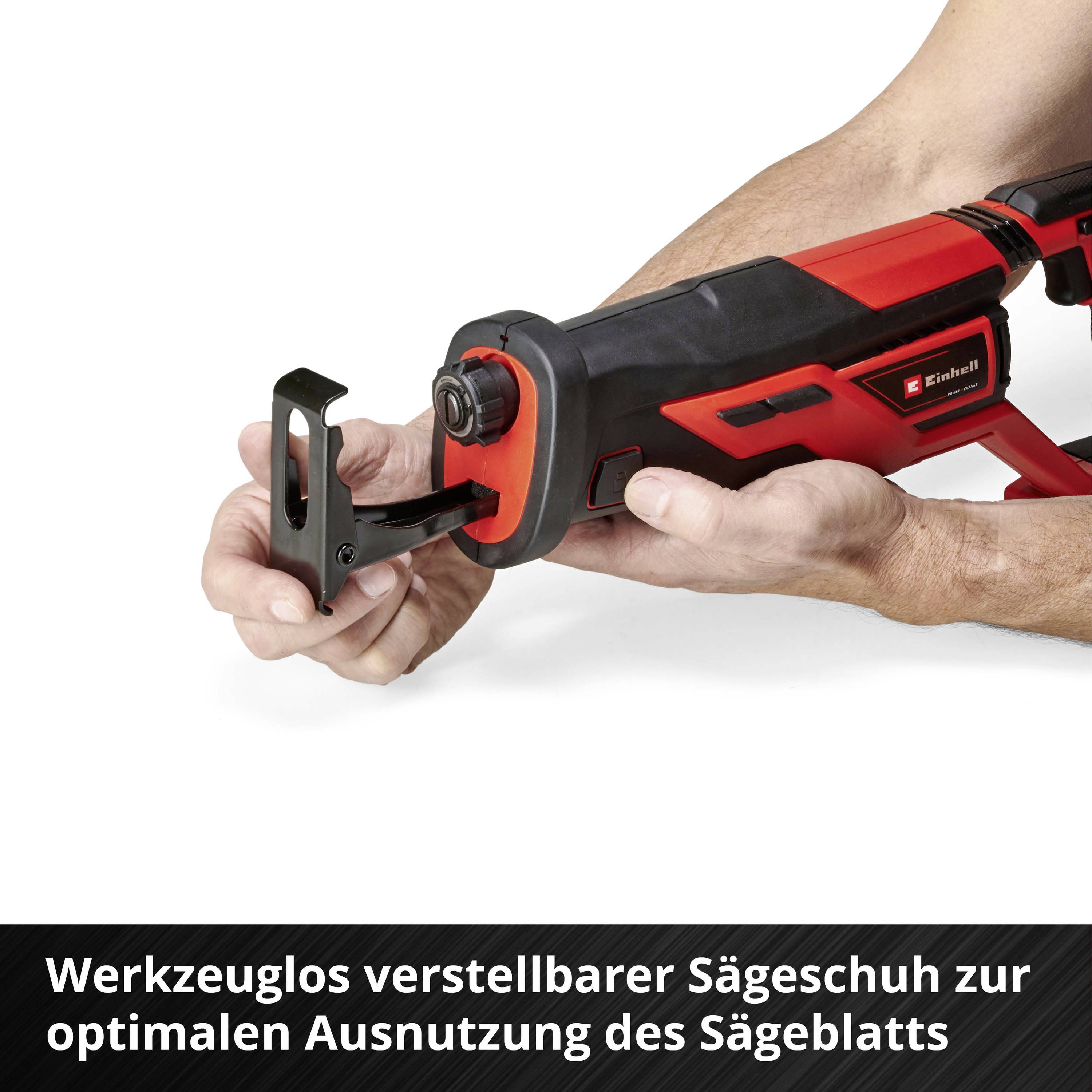 Eine Hand hält eine elektrische Säge mit verstellbarem Sägeschuh zur effizienten Nutzung des Sägeblatts.