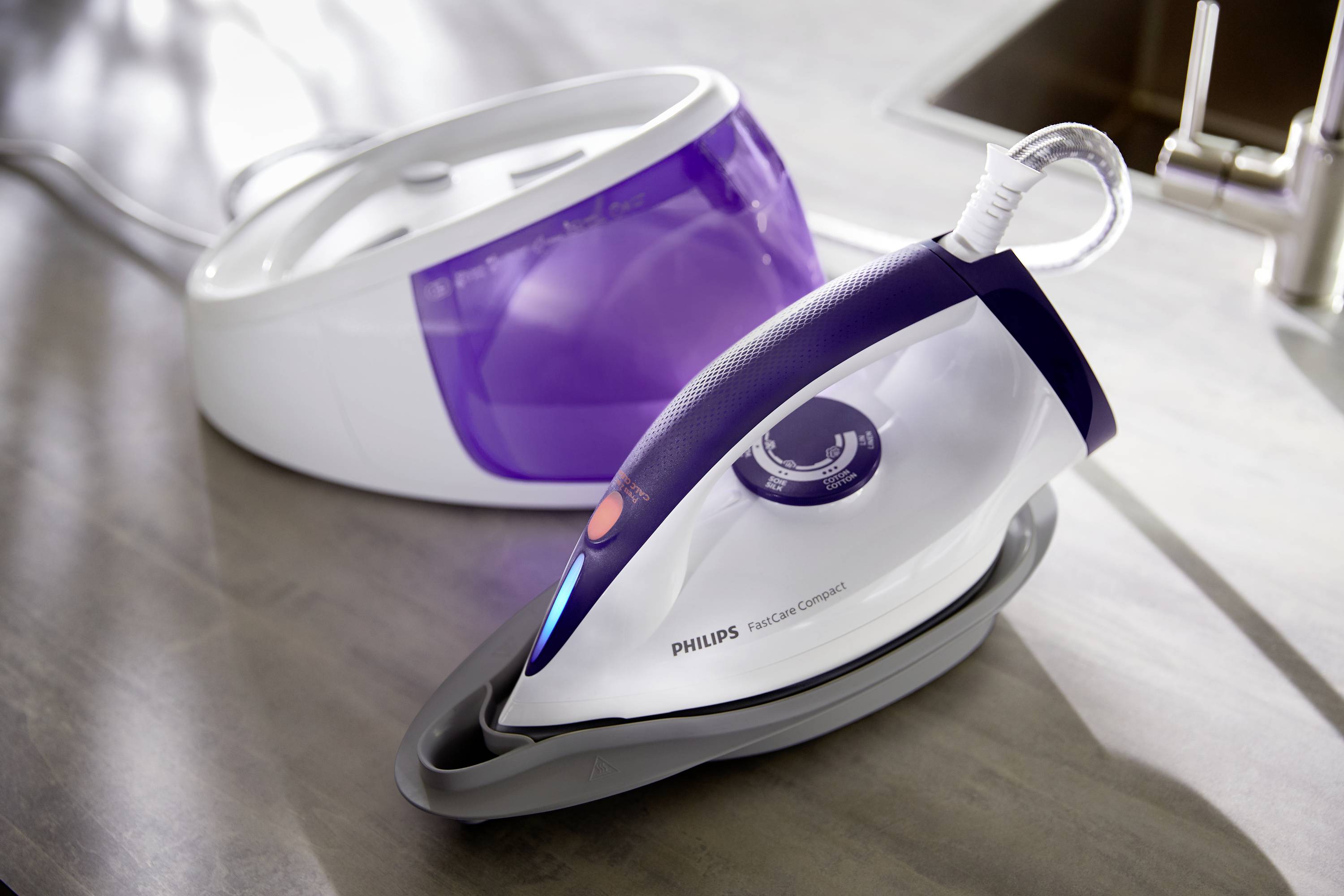 Philips FastCare Compact Steam Generator Iron 2400 W-3