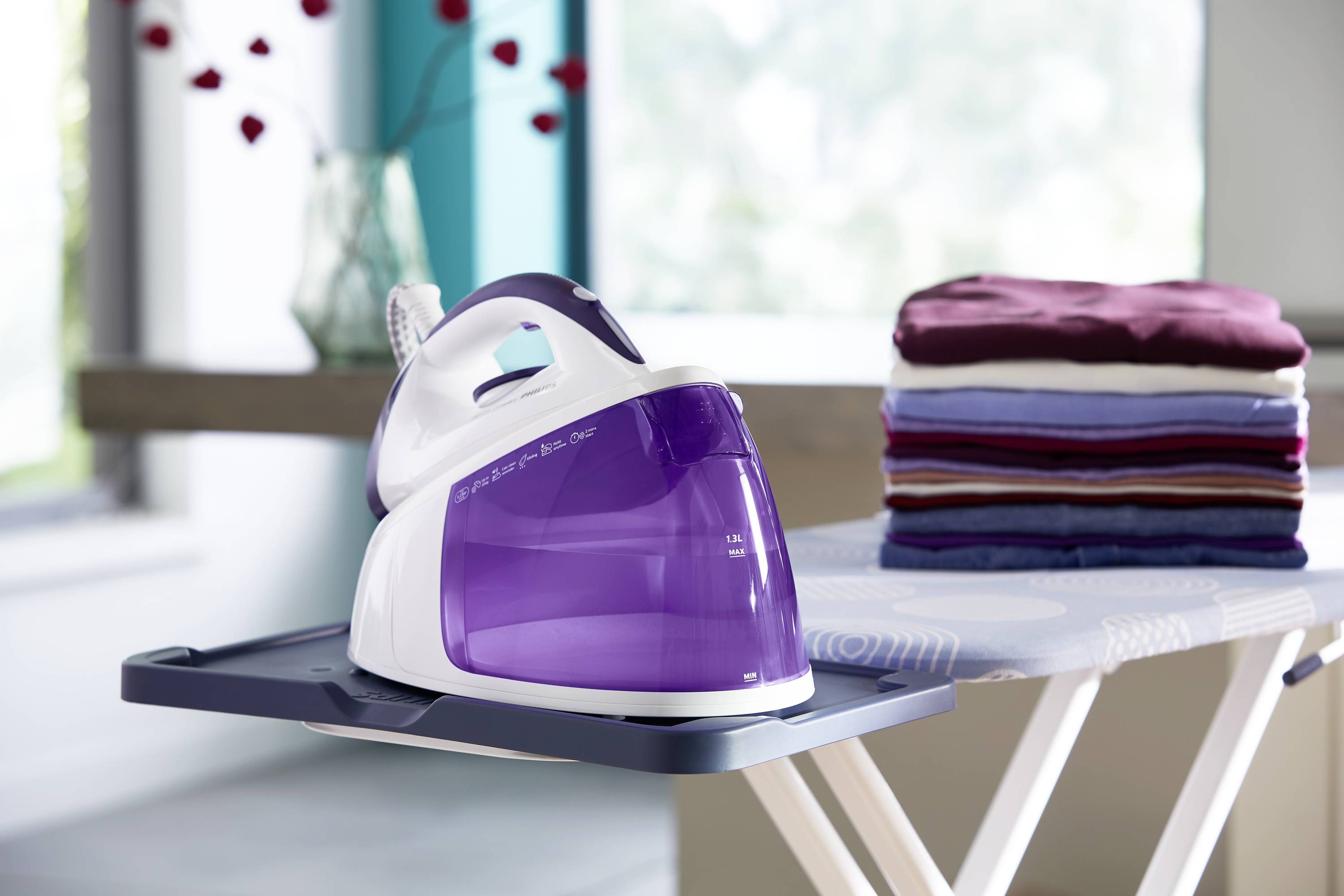 Philips FastCare Compact Steam Generator Iron 2400 W-4