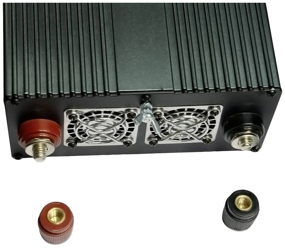 Elektronikgerät mit zwei Lüftern und Anschlüssen. Links ein roter Anschluss, rechts ein schwarzer, passend zu den Klemmen unten.