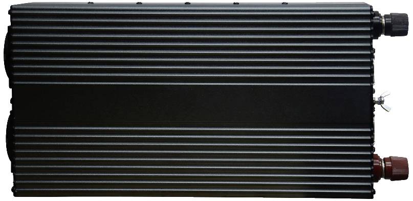 Schwarzes, geripptes Elektronikgerät mit zwei roten Anschlüssen auf der rechten Seite. 