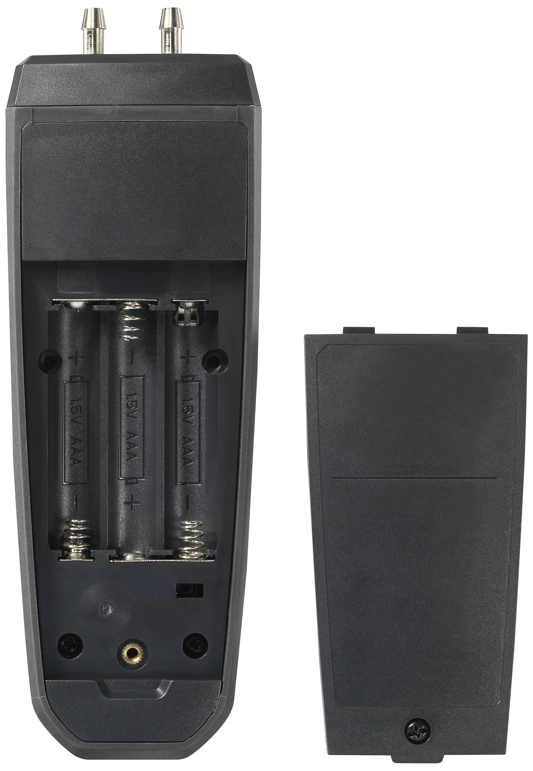 Schwarze Fernbedienung ohne Batterien, Rückseite geöffnet, Batteriefach sichtbar.