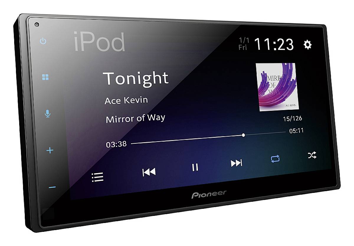 Pioneer Autoradio mit digitalem Display, zeigt Song 'Tonight' von Ace Kevin, Albumtitel 'Mirror of Way', Wiedergabedauer und Bedienelemente.