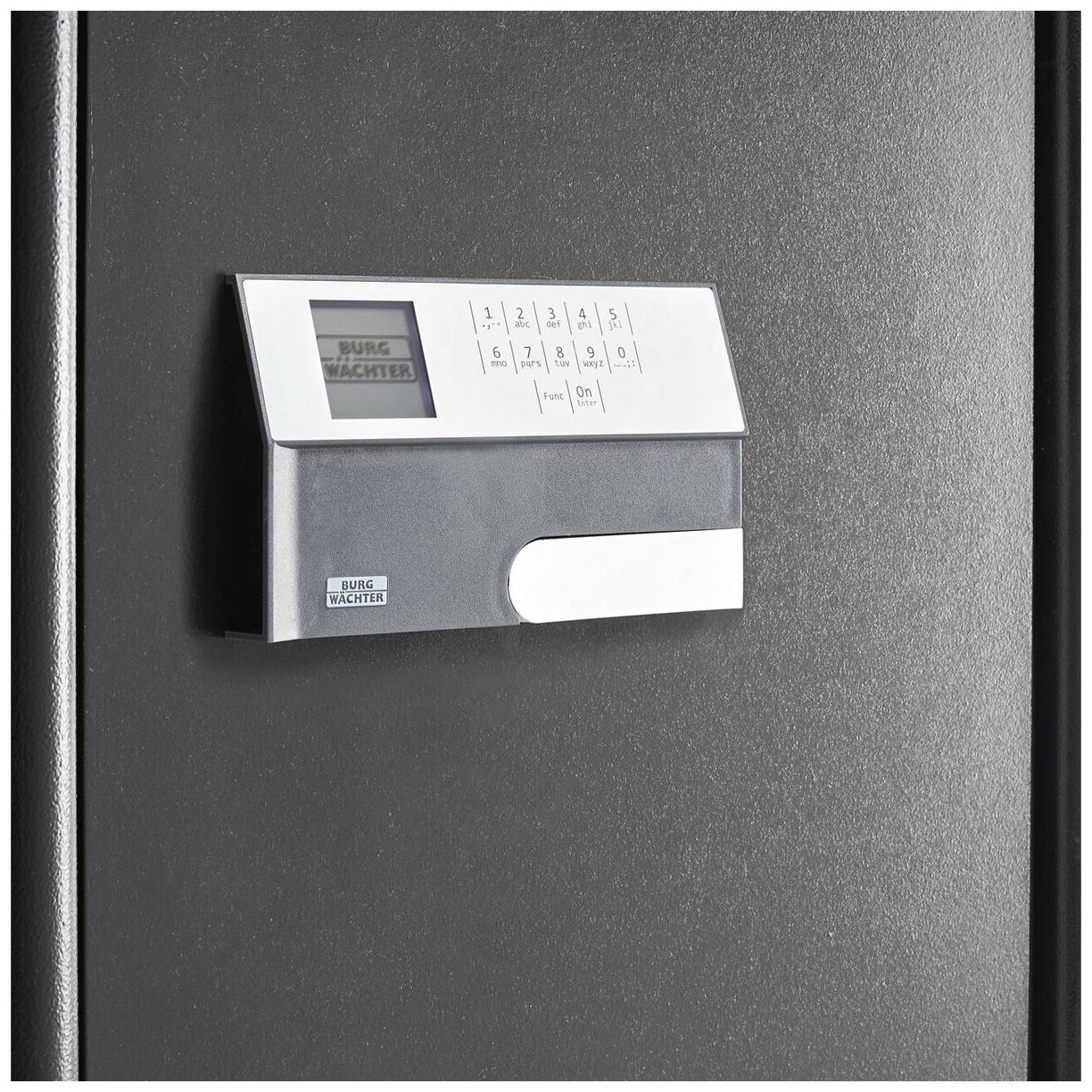 Eine verschlossene Stahltür mit integriertem elektronischem Zahlenschloss und kleinem Display.