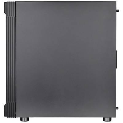 Ein schwarzes Computergehäuse mit glatter Seitenfläche und geripptem Frontpanel. Das Gehäuse steht auf vier kleinen Füßen.