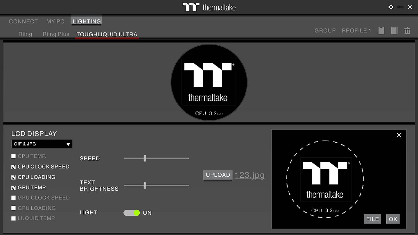 'thermaltake' Software-Benutzeroberfläche für CPU-Kühlung, zeigt Logo, CPU-Taktrate von 3,2 GHz, Lichteinstellungen und Dateianpassungsoptionen.
