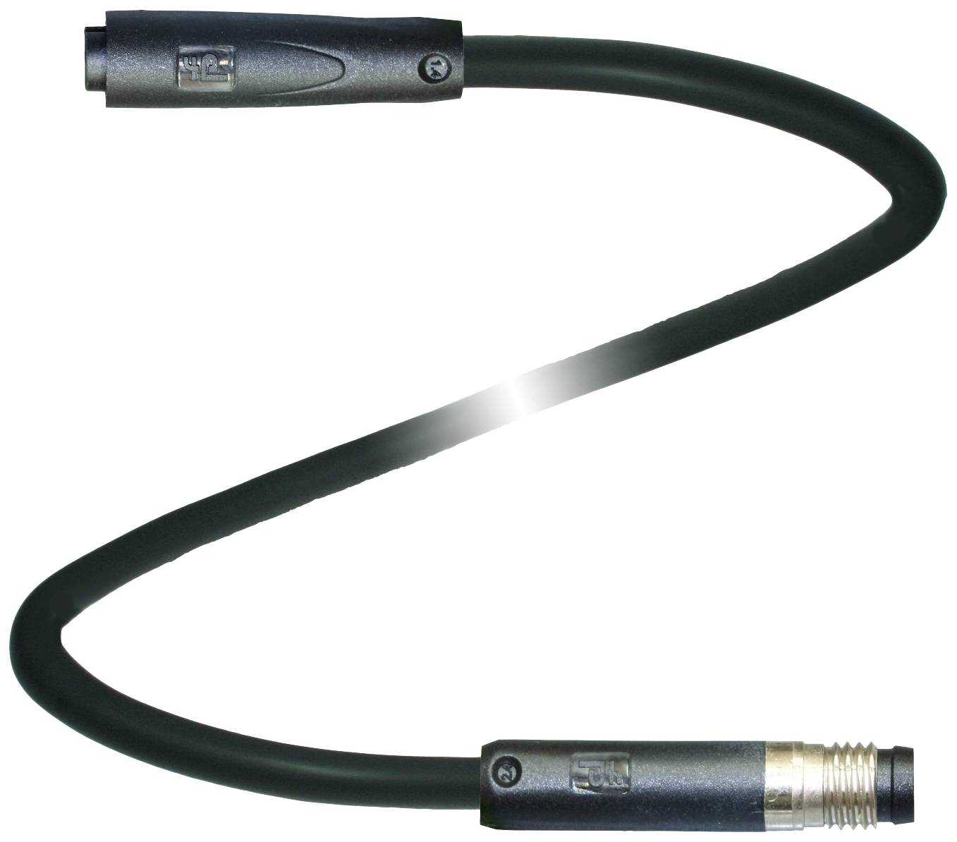 Ein schwarzes, geschwungenes Audiokabel mit XLR-Stecker am einen und XLR-Buchse am anderen Ende vor weißem Hintergrund.