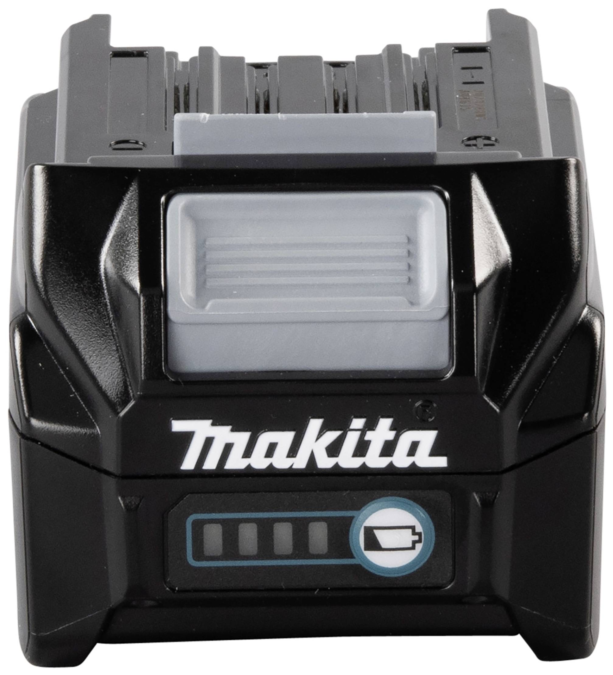 'Makita'-Akkupack mit Ladestandsanzeige auf der Vorderseite, schwarzes Gehäuse.