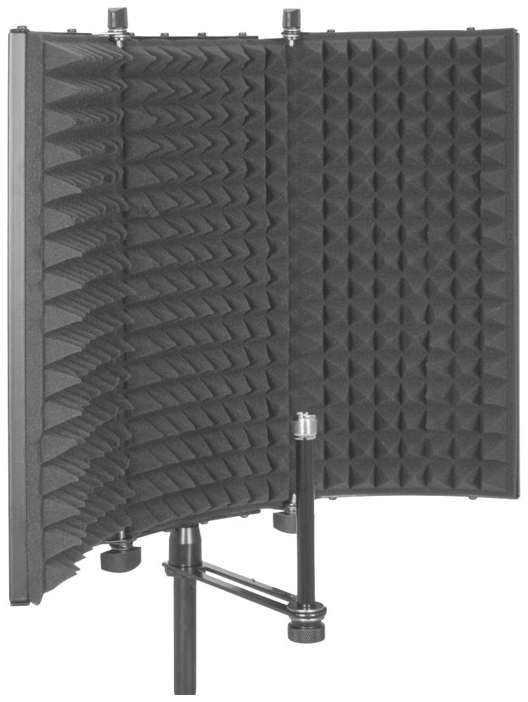 Ein schwarzer akustischer Reflexionsfilter auf einem Ständer. Der Filter hat eine gebogene, schallabsorbierende Oberfläche mit pyramidenförmigen Schaumstoffspitzen.