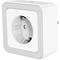 Weißer, quadratischer Wandadapter mit einer Steckdose, geeignet für europäische Stecker.
