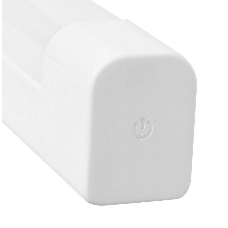 Weiße LED-Röhre mit quadratischem Ende und einem Ein-/Ausschalter-Symbol darauf. Geeignet für Beleuchtungszwecke.