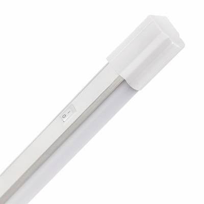 LED-Lichtleiste mit einem Ein-/Ausschalter am Gehäuse, geeignet für moderne Beleuchtungslösungen.