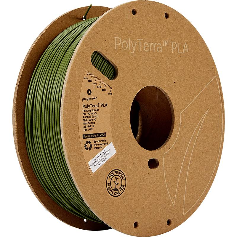Eine Spule mit grünem PolyTerra PLA 3D-Druckfilament. Die Spule ist aus Pappe und zeigt Recycling-Symbole sowie Temperaturangaben.