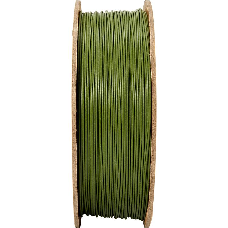Grüne Spule mit 3D-Drucker-Filament, eng gewickelt auf einer runden Spule aus Holz.