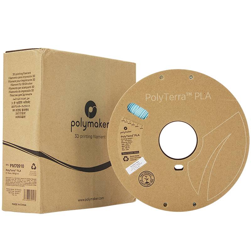 Eine braune Kartonverpackung mit der Aufschrift 'Polymaker 3D Printing Filament' steht neben einer Spule PolyTerra PLA-Filament.