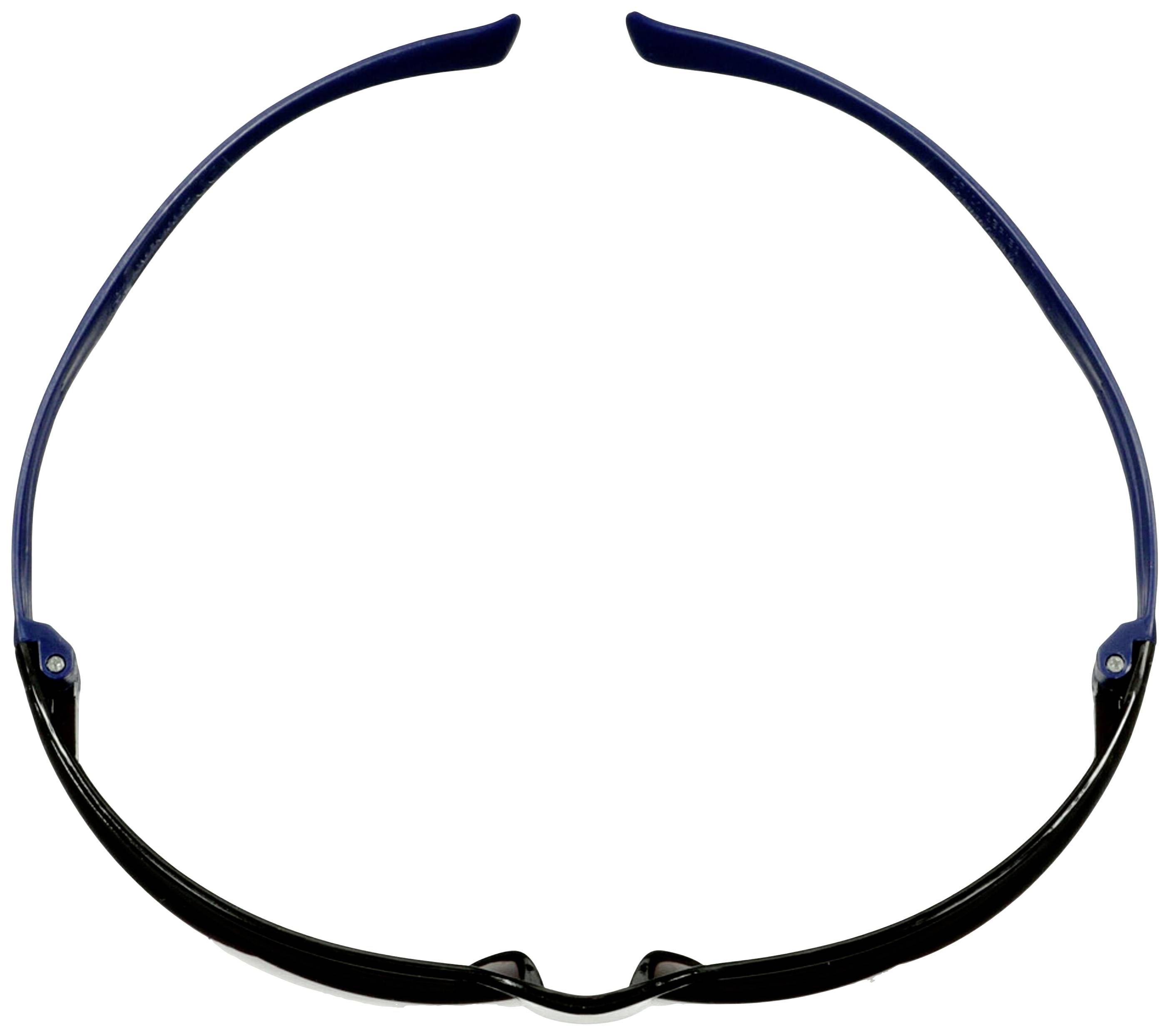 Brille mit blau-schwarzem Gestell von oben betrachtet, geeignet für sportliche Aktivitäten.