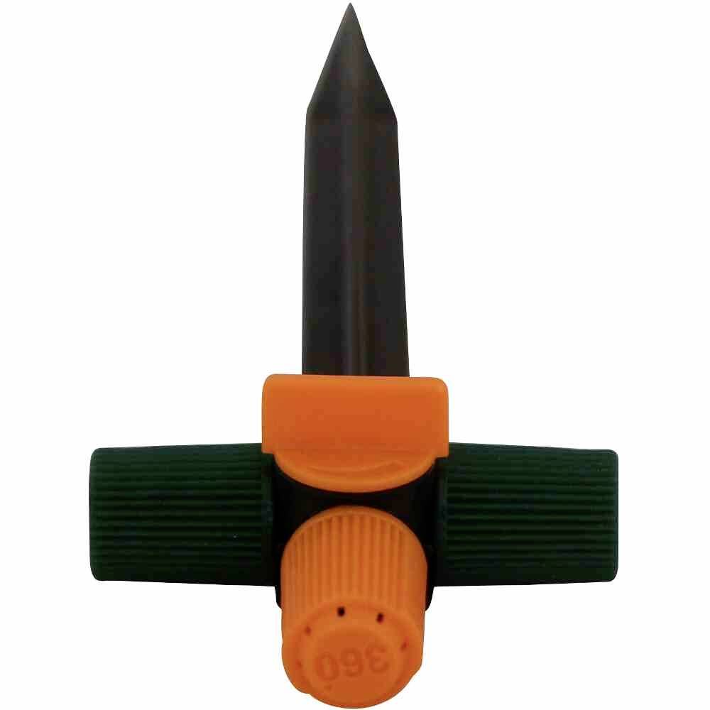 Ein Bewässerungs-Tropfsprinkler mit einem spitzen Ende zur Bodenbefestigung. Orange und grüne Farbakzente sind sichtbar.