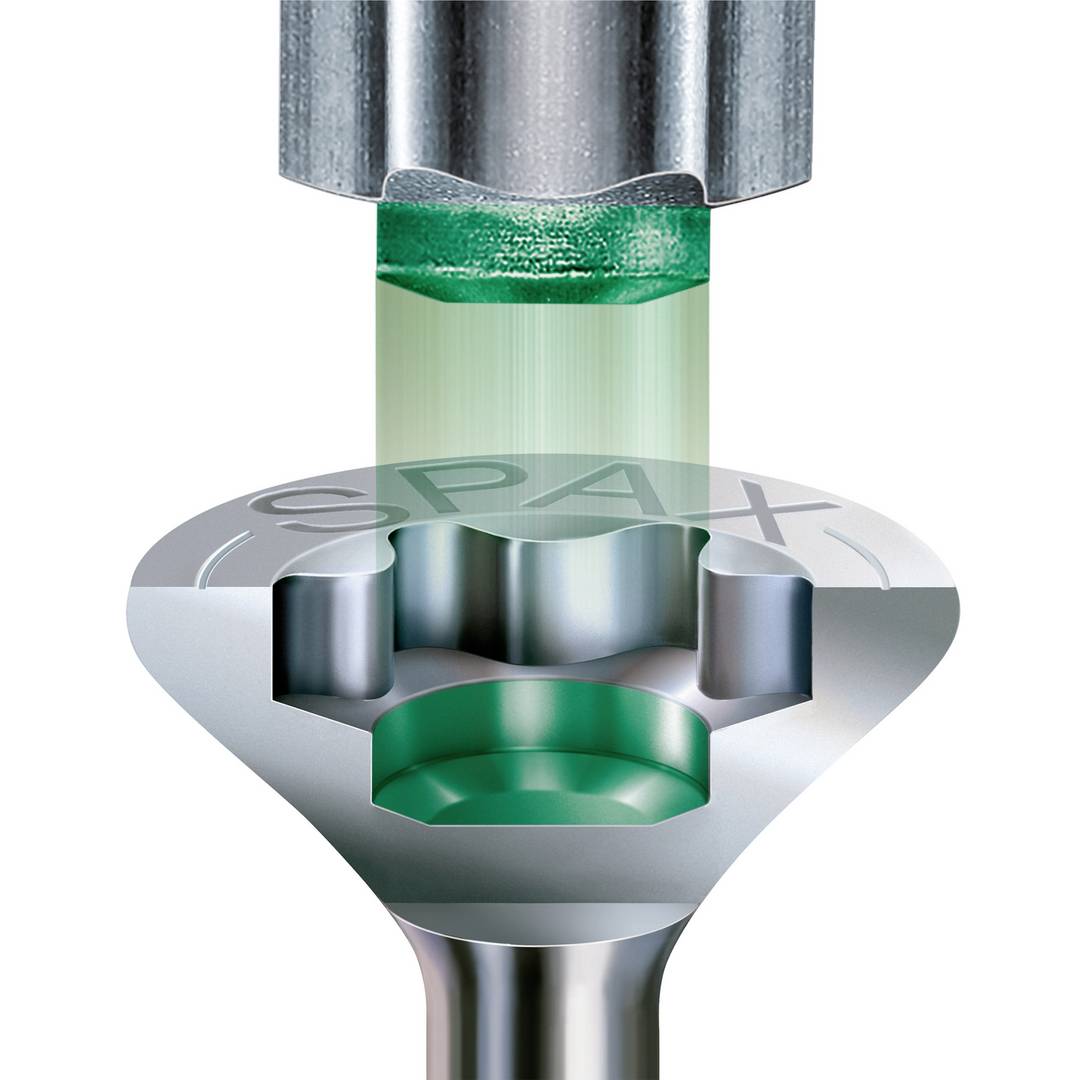 'Nahaufnahme eines Torx-Schraubenkopfes mit SPAX-Logo. Ein Schraubendreher wird in den Kopf eingeführt, hervorhebend der Passgenauigkeit.'