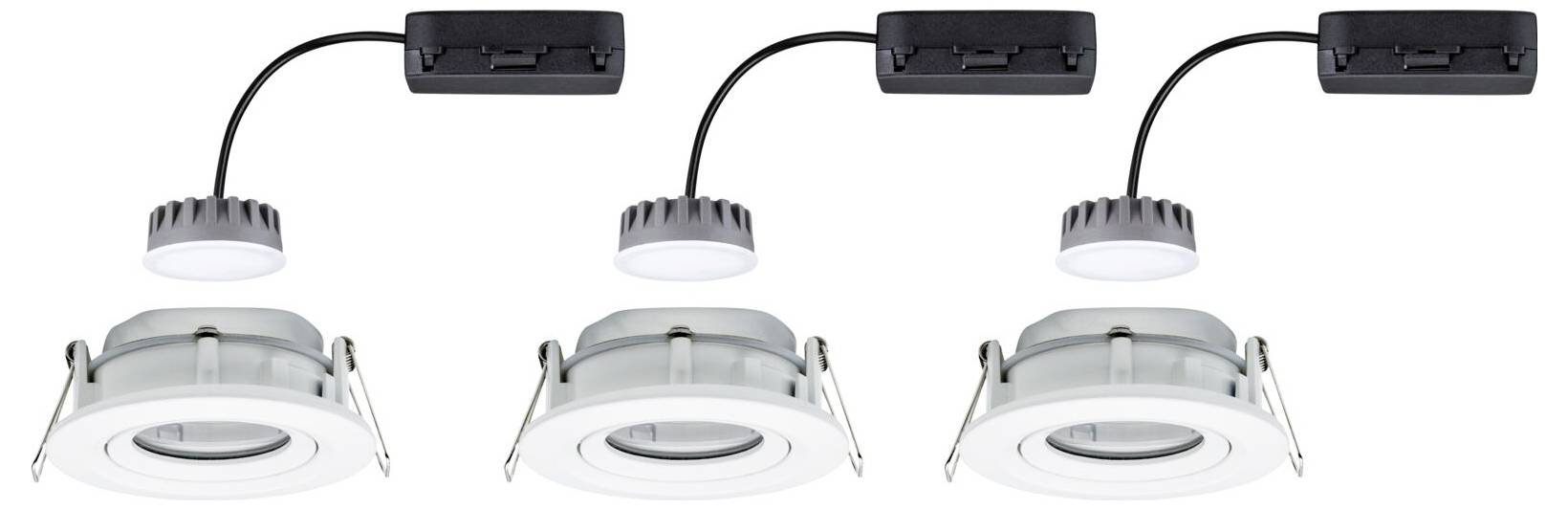 Drei Einbauleuchten in einer Reihe, jede mit schwarzem Transformator und Kabel. Sie sind rund und haben einen verstellbaren Rahmen.