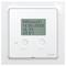 Ein digitaler Thermostat zeigt: 'Mittwoch, 13.05.2020, 16:34, 22.5°C'. Zwei Tasten zur Modus- und Einstellungensteuerung.