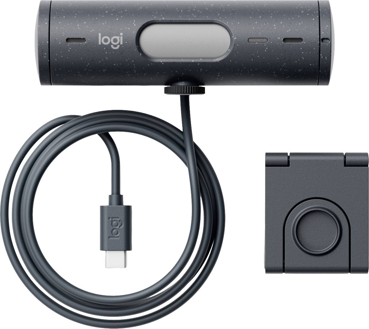 Eine dunkle Webcam von 'logi' mit USB-C-Kabel und abnehmbarem Clip-Halter.
