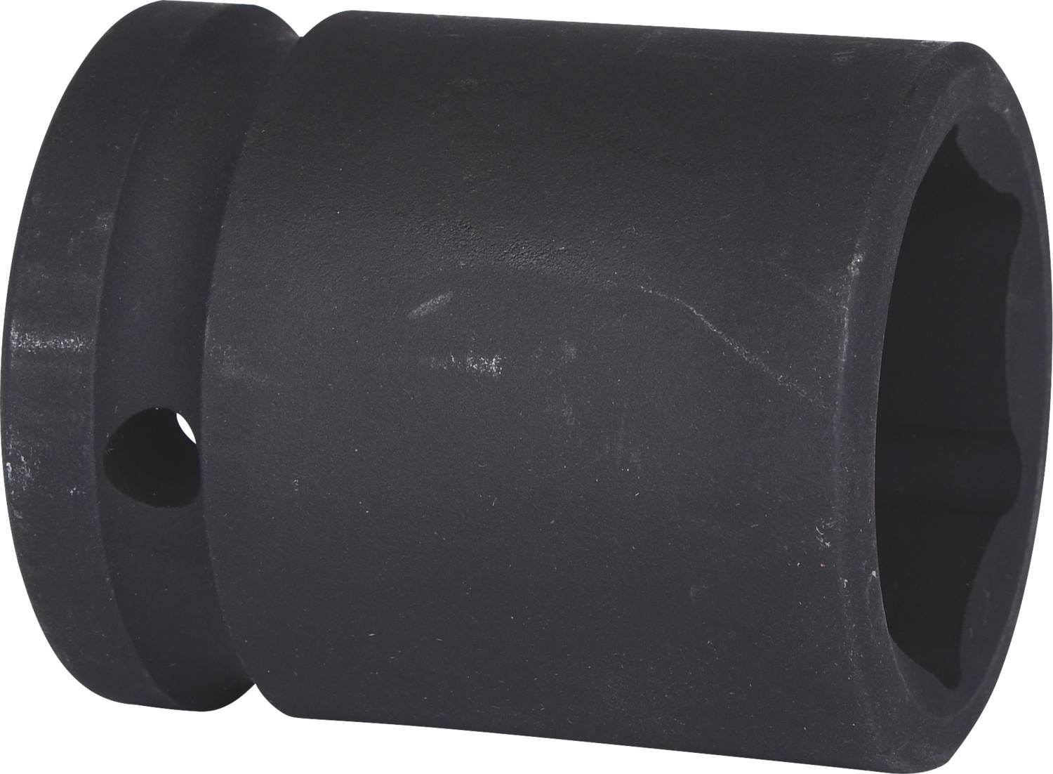 Ein schwarzer Steckschlüsselaufsatz aus Metall in zylindrischer Form, mit innerem Sechskantprofil.